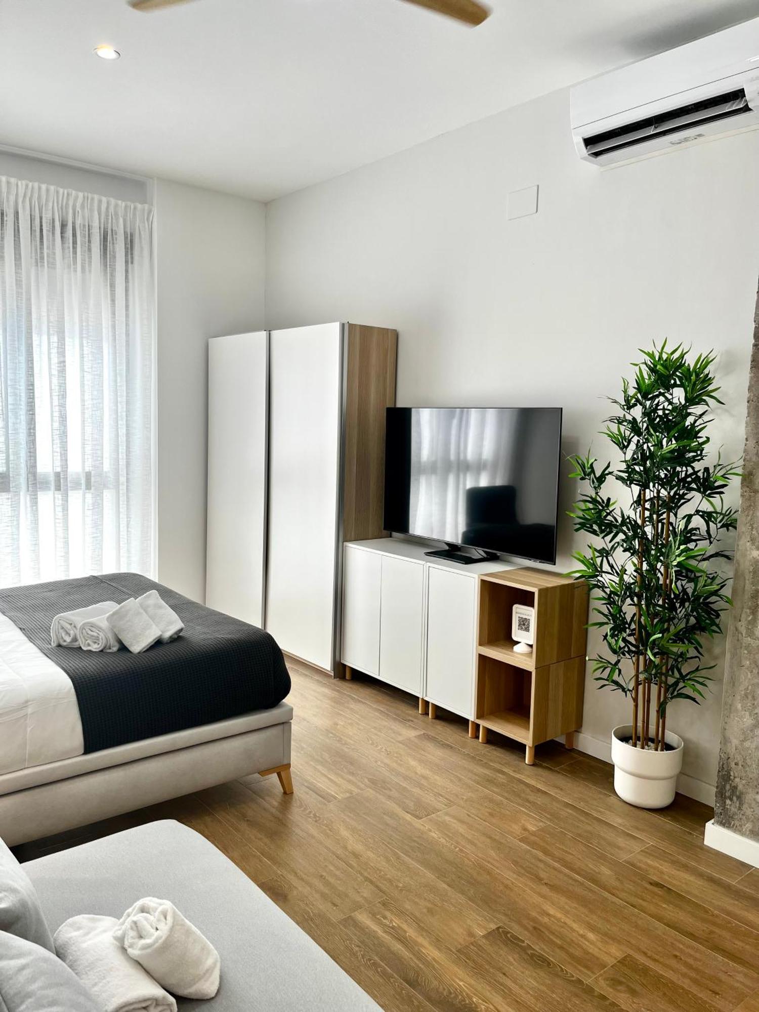 Travel Habitat Mediterranean Suites فالنسيا الغرفة الصورة