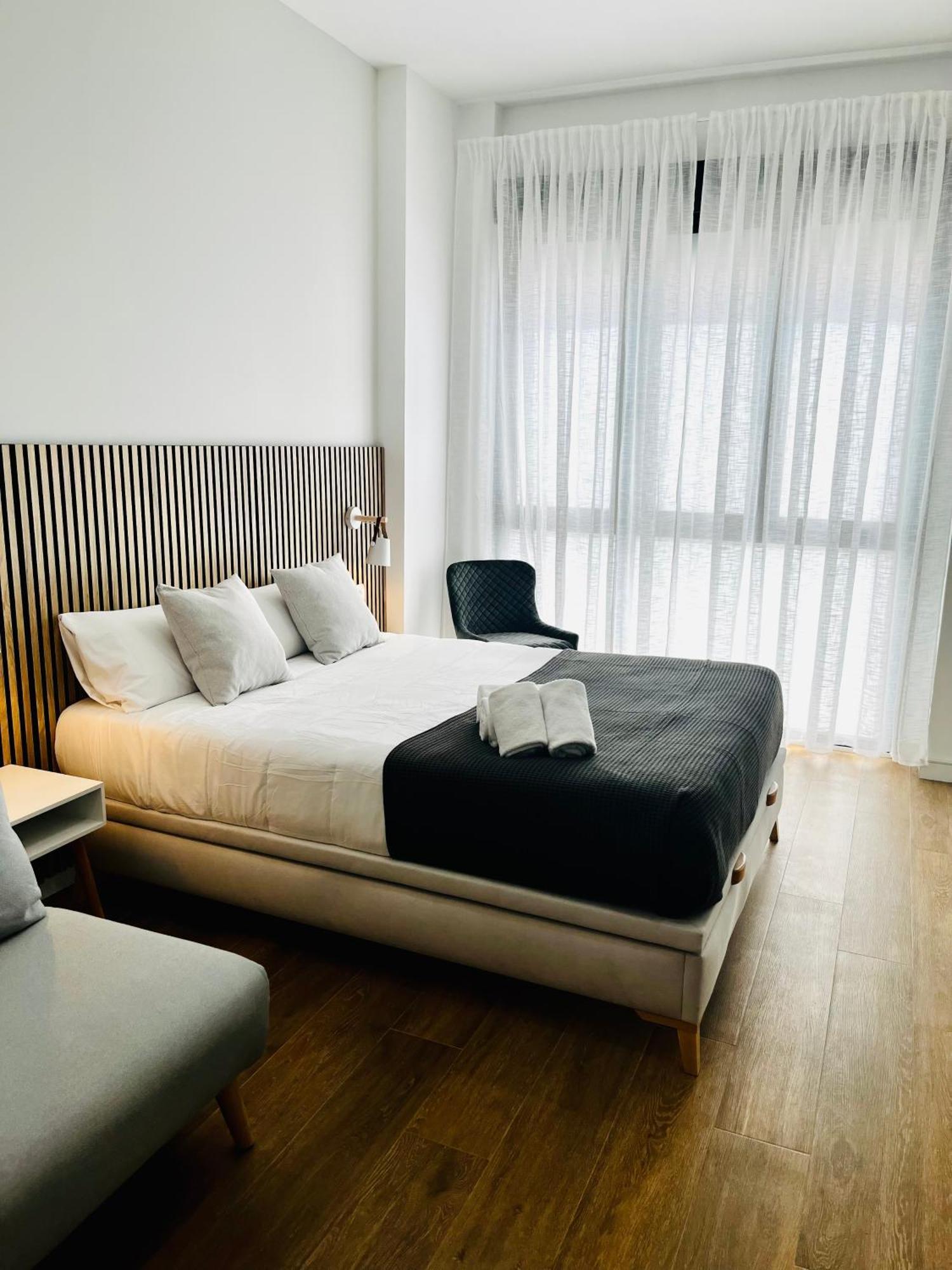 Travel Habitat Mediterranean Suites فالنسيا الغرفة الصورة