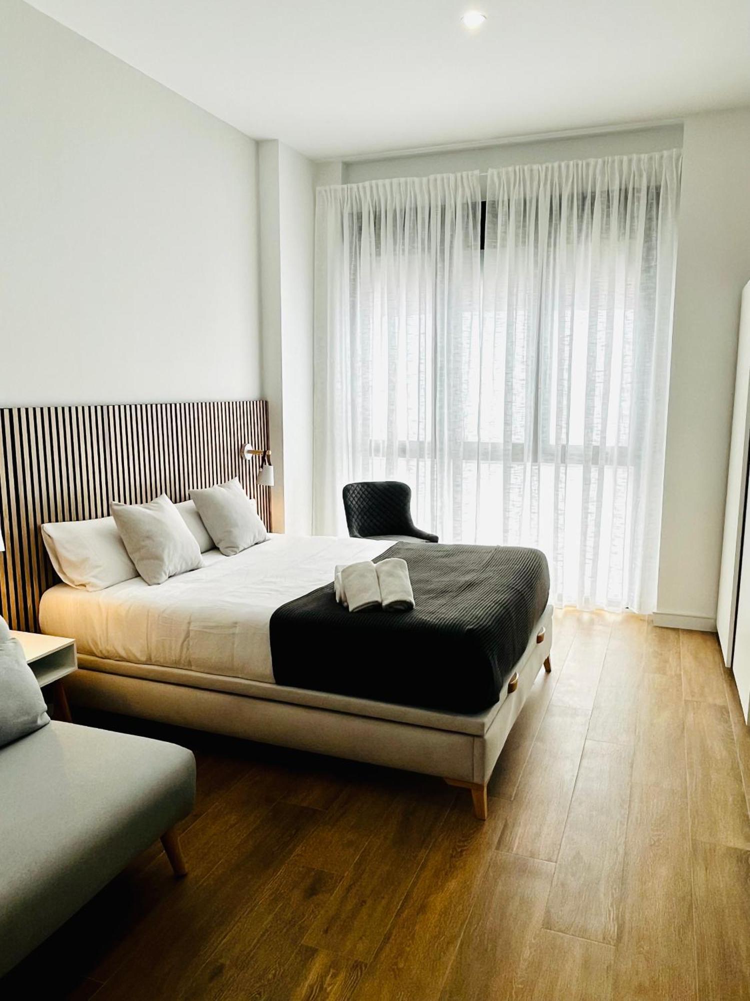 Travel Habitat Mediterranean Suites فالنسيا الغرفة الصورة